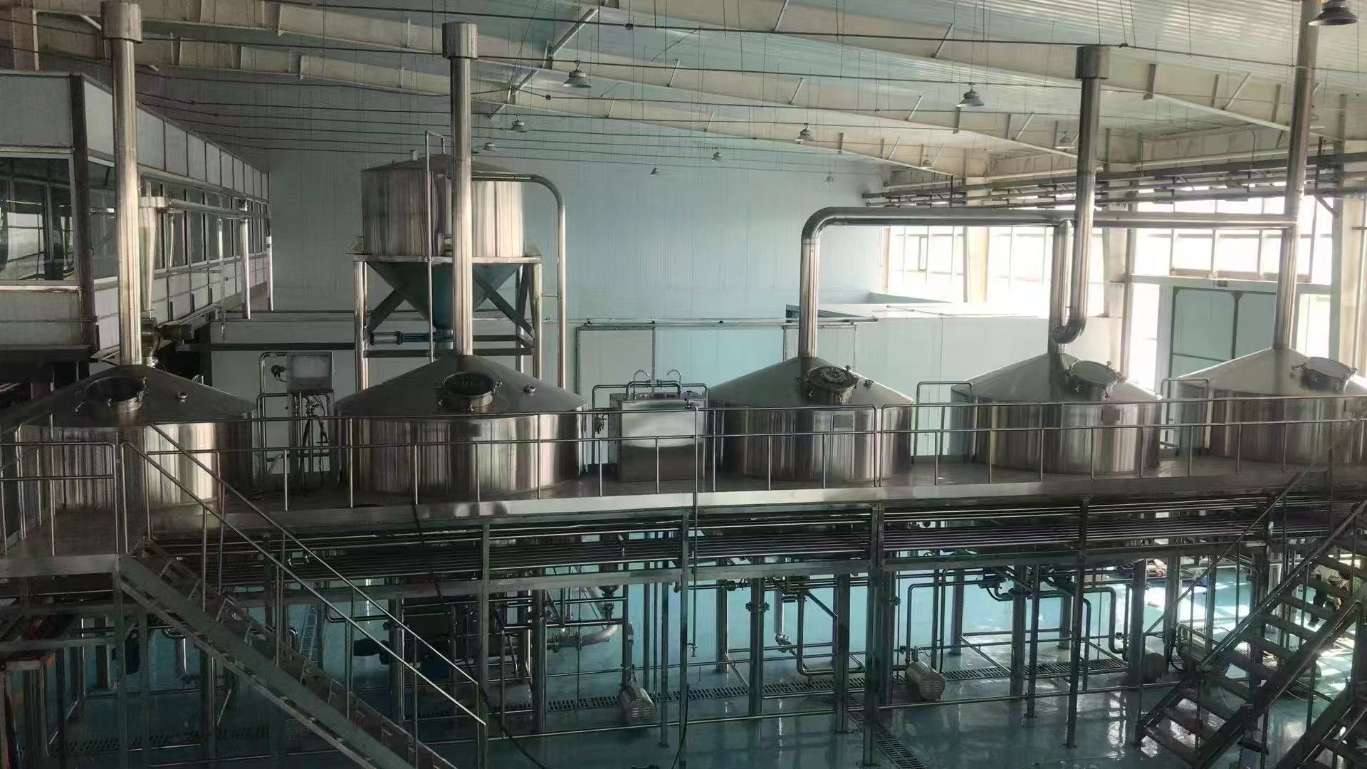 康平精酿啤酒设备厂—精酿啤酒设备主要生产工艺与核心技术